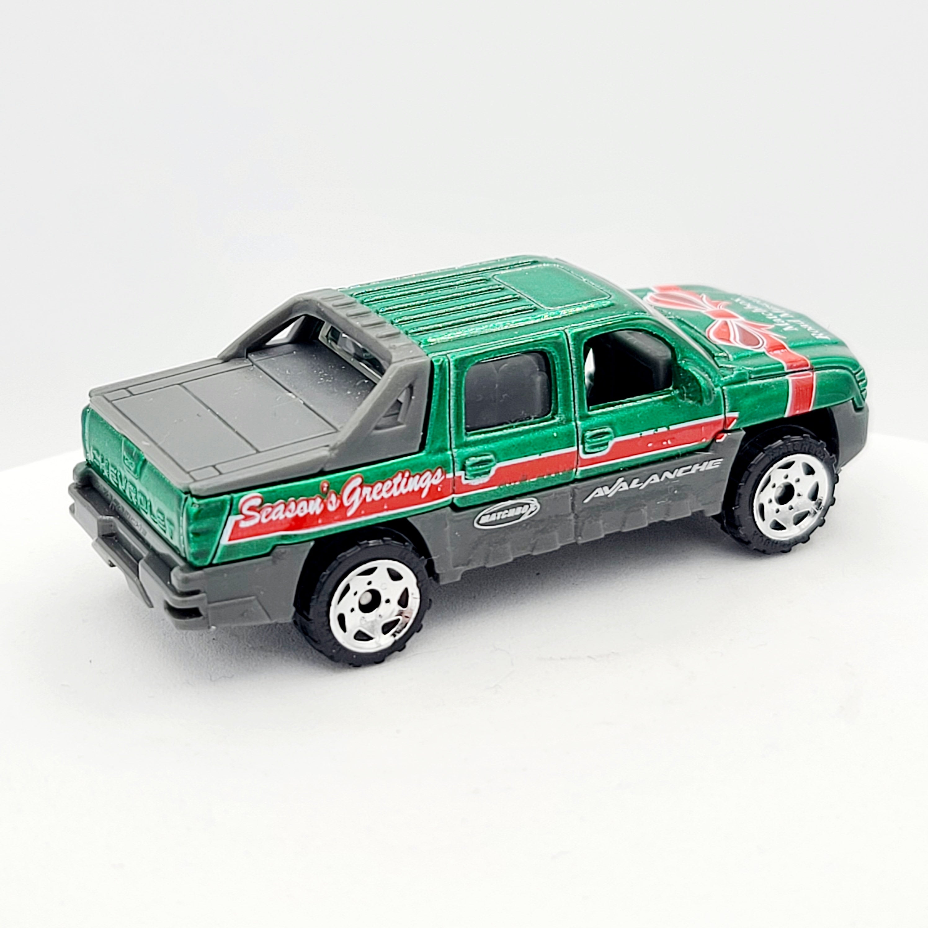 Matchbox '02 Chevy Avalanche Pick-up Truck "Season's Greetings" Matchbox Road Museum (Color Comp - Code 2)